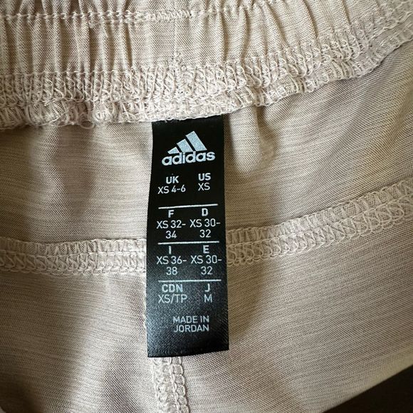 NWT ADIDAS Womens 3-Stripe Aeroready Pacer Woven Shorts in Taupe - Picture 8 of 14